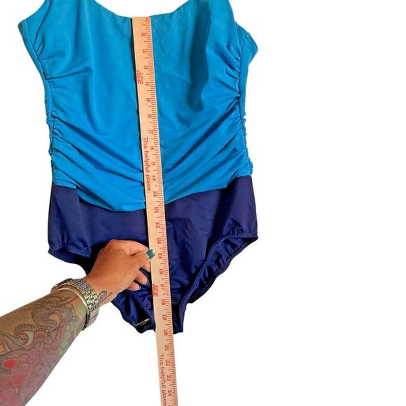 Lands End Sz 12 One Piece Tank Swimsuit Ruched Support Simming Beach Cruise - Picture 7 of 9